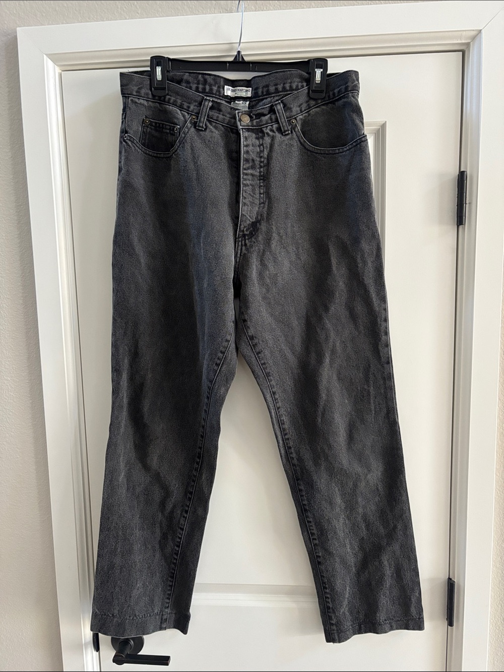 Guess Men's Black Gray Washed Relaxed Jeans
